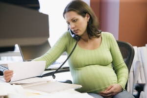 Когда по закону начинается отпуск по беременности и родам и можно ли уйти в декрет позже срока 30 недель?